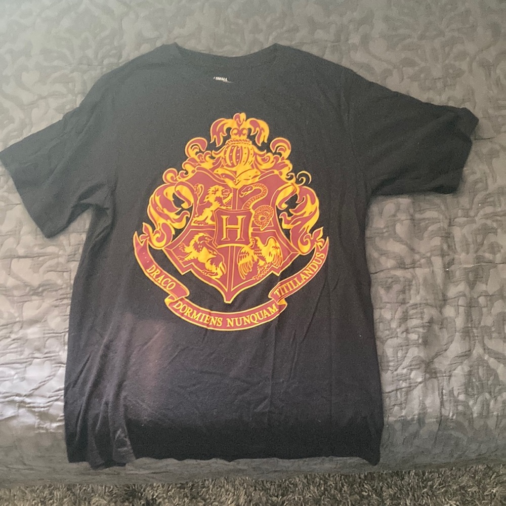 Black t-shirt with Hogwarts crest size small